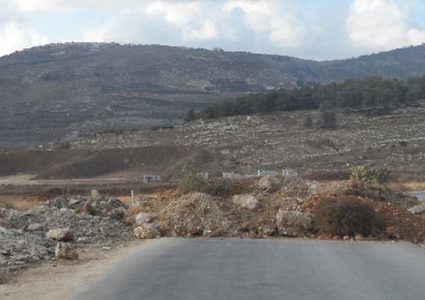 إغلاق مدخل أوصرين جنوب نابلس