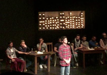 مسرحية لبنانية تتصدى للطائفية موجهة للشباب