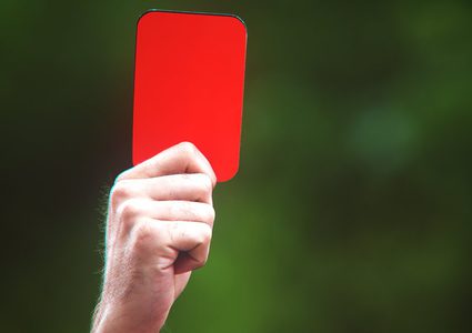 أغرب بطاقة حمراء في التاريخ الكروي