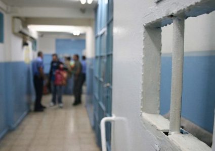 نقل أكثر من أربعين أسير مضرب لمستشفى ميداني