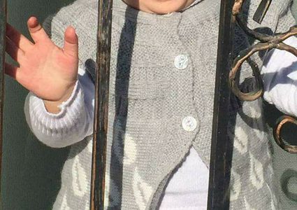 طفلة يخطفها الموت في بلدة الزاوية