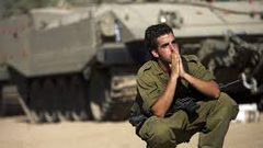 اعتقال جندي اسرائيلي لحيازته سلاح بمنزله