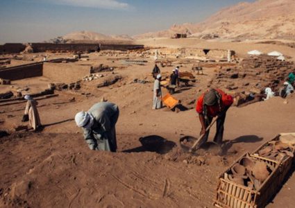 إكتشاف قبر أثري بعمر 3700 عام