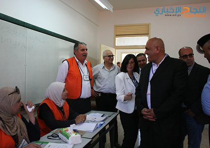 عدسة "النجاح الإخباري" تتجول في مراكز الإقتراع في نابلس