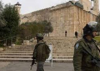 اعتقال فتاة في الخليل بزعم حيازتها سكينا