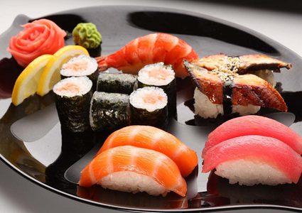 أطباء يحذرون توقفوا عن تناول السوشي