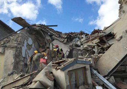 إيران: قتيلان و 270 مصابا جراء زلزال