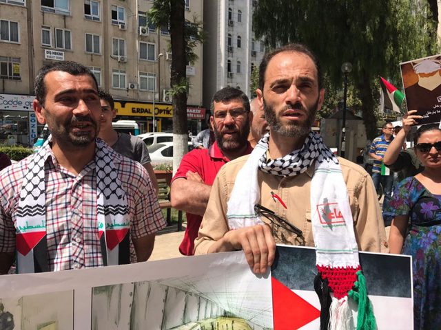 أتراك وفلسطينيون يتضامنون مع الأسرى جنوب تركيا