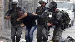 اعتقالات ومداهمات في الضفة والقدس