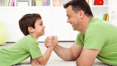 تفاعل الآباء مع الأبناء يجعلهم أكثر ذكاء
