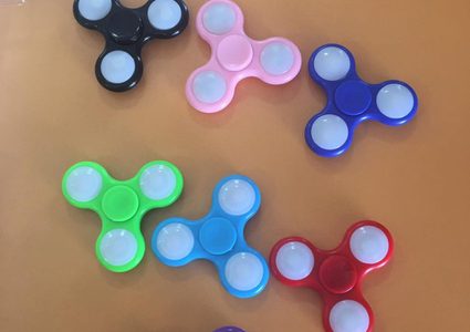 دول حظرتها ..ما هي لعبة الـ” سبينر ” التي غزت أسواقنا؟ (صور + فيديو)