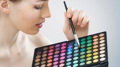 عادات مكياج خاطئة توقفي عنها