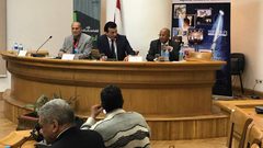 مطالب بإطلاق جائزة محكمة للنقد الأدبي