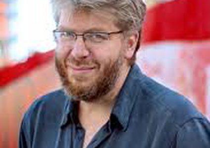 عمل موسيقي مستوحى من الحرب والسلام مرشح ل 12 جائزة