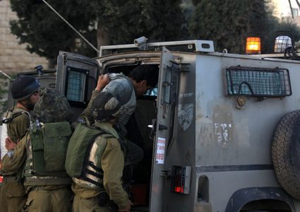 حملة اعتقالات ومداهمات في الضفة
