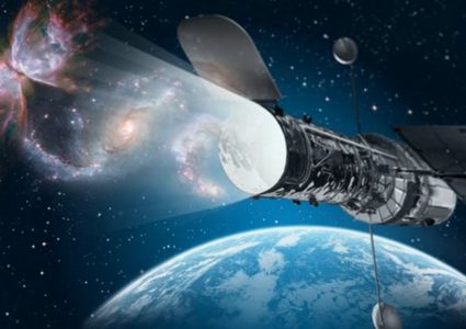 مرصد هابل يلتقط مجرتين غريبتين