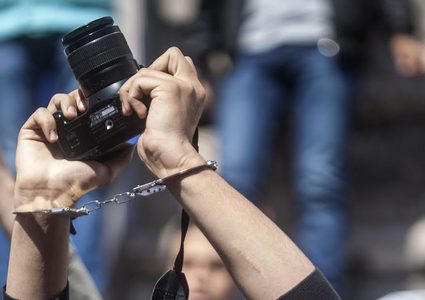 الصحفي في غزة إذا قرر قد يسجن