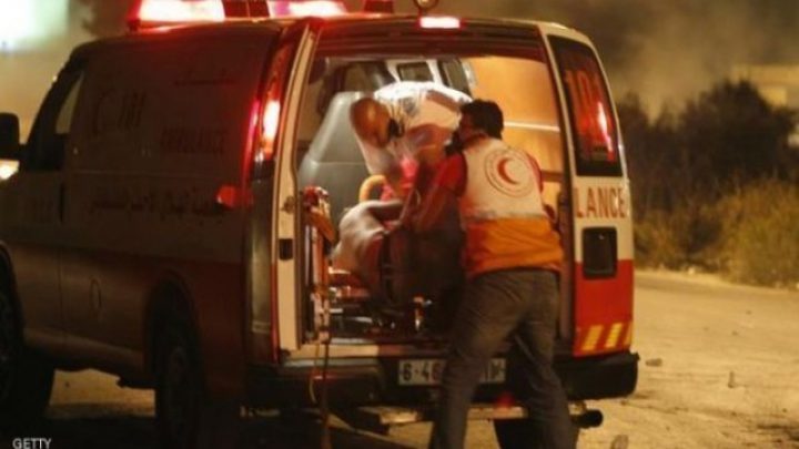 أكثر من 10 إصابات نتيجة انفجار سلاح بمخيم طولكرم