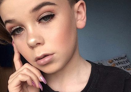 "طفل المكياج" بين الإعجاب والاستغراب (صور)