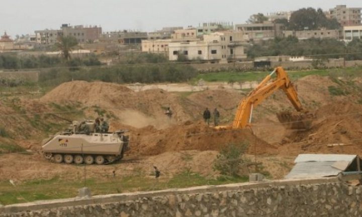 الجيش المصري يدمر نفقين على حدود غزة