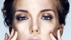 أخطاء مكياج للبشرة السمراء توقفي عنها فوراً