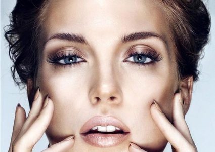 أخطاء مكياج للبشرة السمراء توقفي عنها فوراً