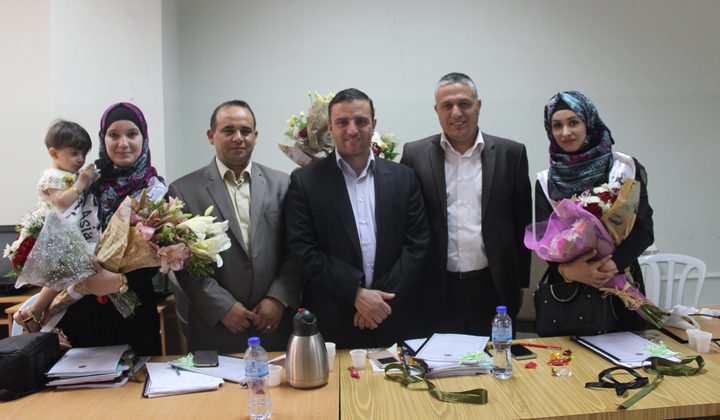 طالبتان تبتكران "نظام السرير الذكي للطفل"