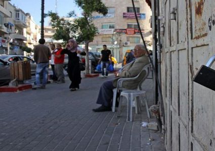 اضراب جزئي اليوم إسناداً للأسرى