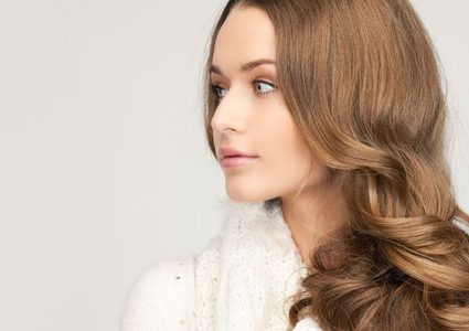 تقنية جديدة ...صبغ الشعر بالكف