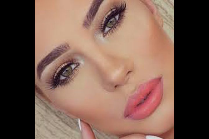 ماكياج خفيف وناعم لإطلالة رائعة