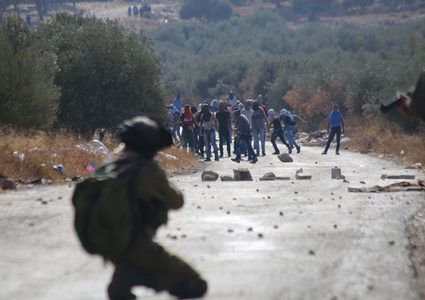 8 إصابات بأعيرة معدنية بمواجهات مع الاحتلال