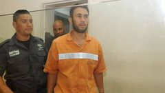 احتجاز زوجة أسير واتهامها بإدخال أموال غير مشروعة