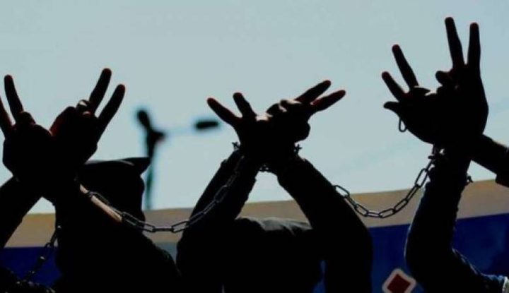 الأسرى يواصلون إضرابهم عن الطعام لليوم الـ(37)