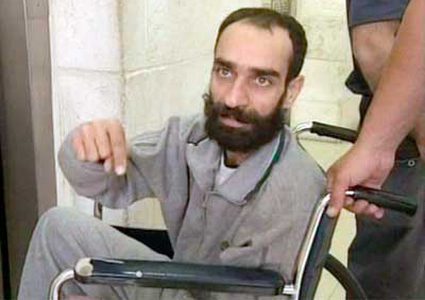 نقل الأسير المضرب سامر العيساوي للمستشفى