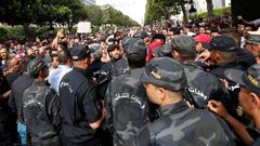 اعتقال رجال أعمال بتهمة تمويل الاحتجاجات في تونس