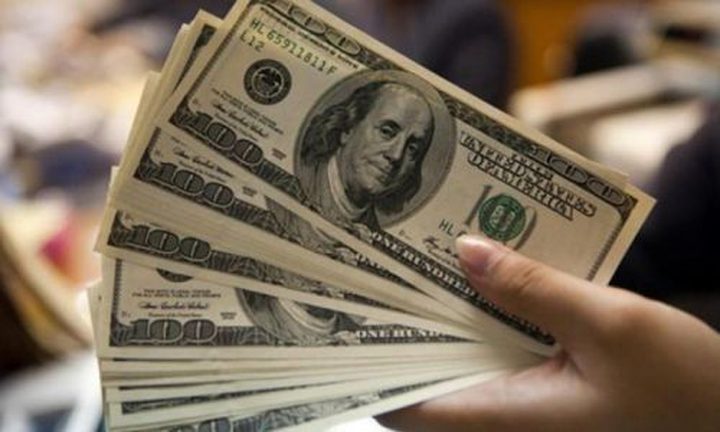 الدولار يتعافى من أدنى مستوياته في ستة أشهر ونصف