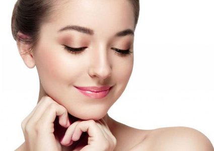 خطوات تبرز الخدود  المترهلة بالمكياج