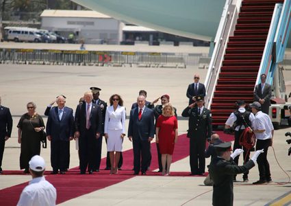 مواقف طريفة لترامب خلال زيارته للمنطقة