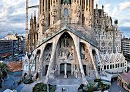 إنشاء الكتدرائية المقدسة في معرض