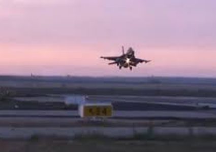 مصر تقصف معسكرات متشددين في ليبيا