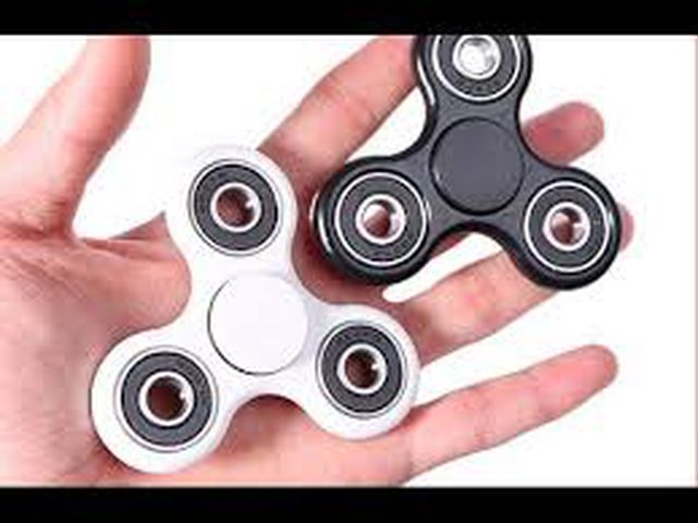 استخدام جديد للعبة"Fidget spinner"