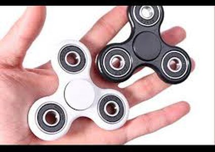 استخدام جديد للعبة"Fidget spinner"