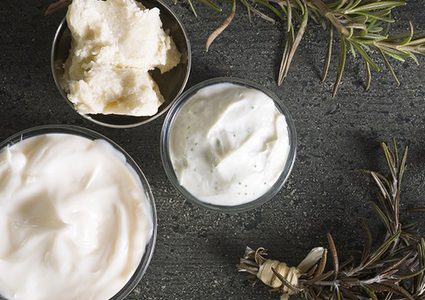 منتجات العناية بالبشرة.. ما المناسب منها ؟