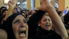 مصريون يحملون السيسي مسؤولية جريمة المنيا