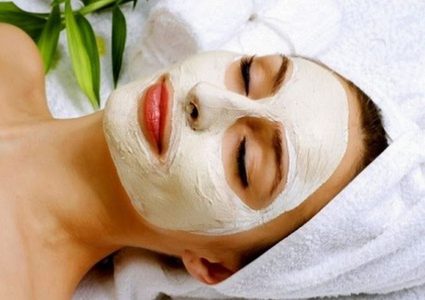 كيف تعالجين الحبوب تحت الجلد وتحافظي على إشراقة بشرتك