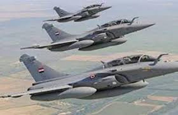 الطيران المصري يواصل قصف أهداف بليبيا