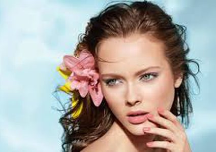 مستحضرات أساسية للمكياج في الصيف