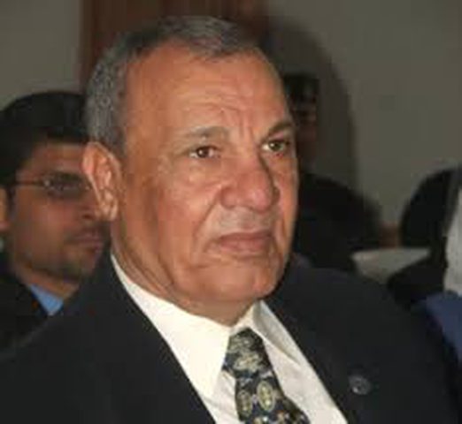 كثيرون هم الذين يتحسسون رؤوسهم