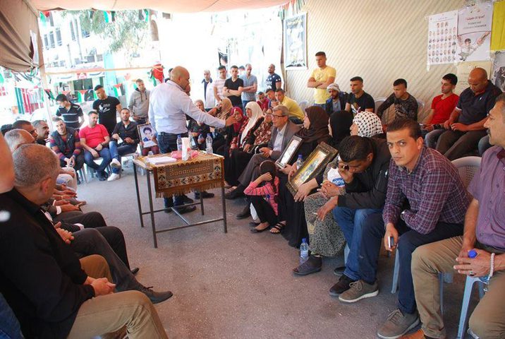 أهالي أسرى غزة يزورون أبنائهم في سجن نفحة