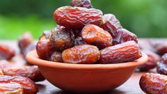 لماذا عليك تناول التمر يومياً؟